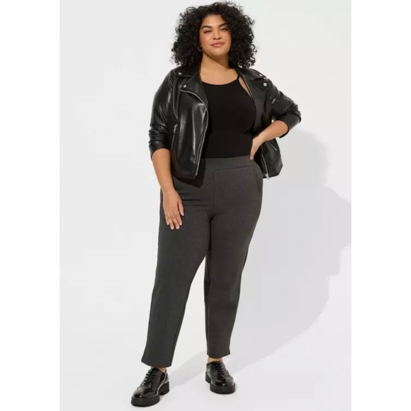 Size 4R Torrid Grey Pull-On Relaxed High-Rise Pant - Picture 1 of 5